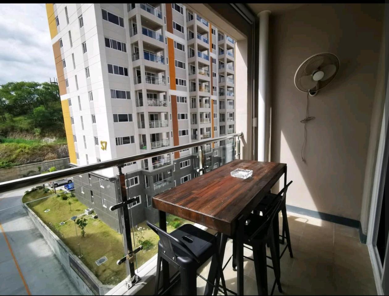 Condo In Clark Pampanga Beside Hilton Hotel And Casino Fort Stotsenburg Dış mekan fotoğraf